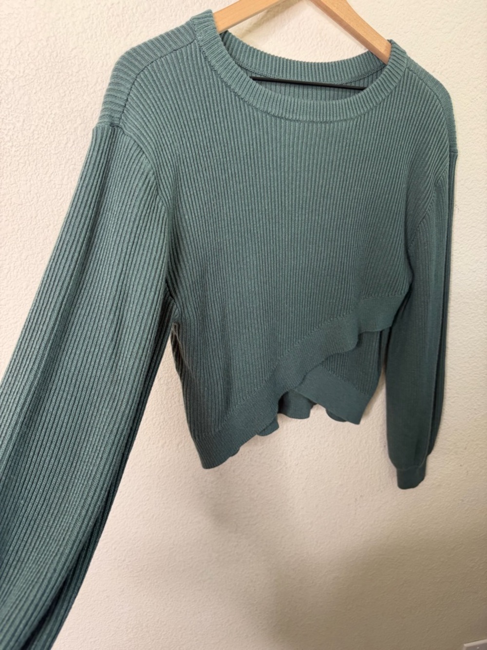 Lululemon Reversible Crossover Sweater Medium Forest Womens Size 6 - Picture 3 of 6